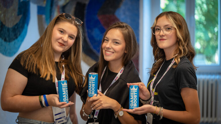 "Žene za sportskim volanom"